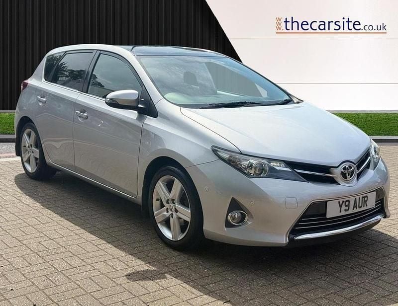 Silver Used 2013 Toyota Auris Multidrive S Hatchback | £9,495 (Fair price) - Image 1/4