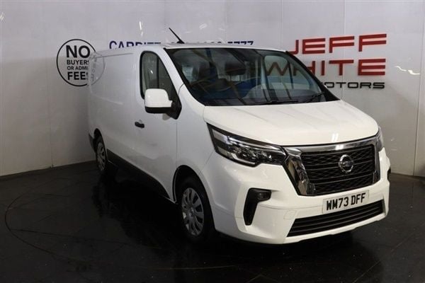 White Used 2023 Nissan Primastar Acenta MPV | £21,586 (Expensive) - Image 1/4