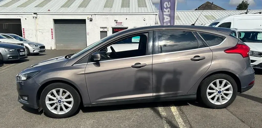 Used Ford Focus Titanium 125 HP (91 kW) 2015 Brown Hatchback