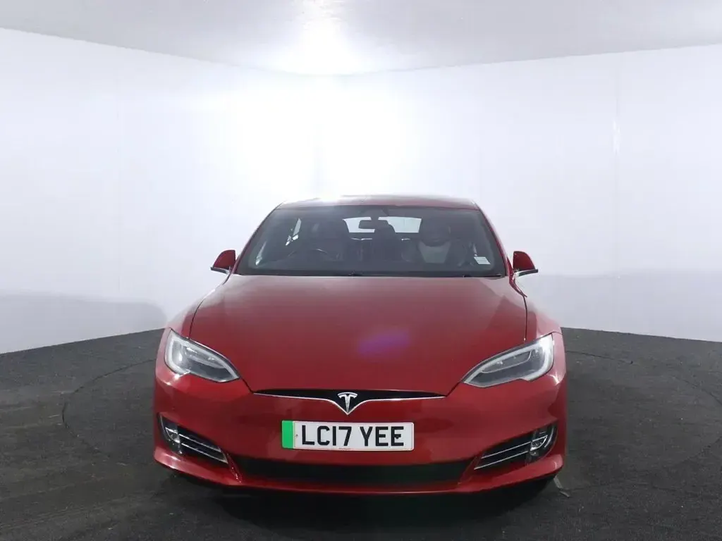 Used Tesla Model S 306 kW (417 HP) 2017 Red Hatchback