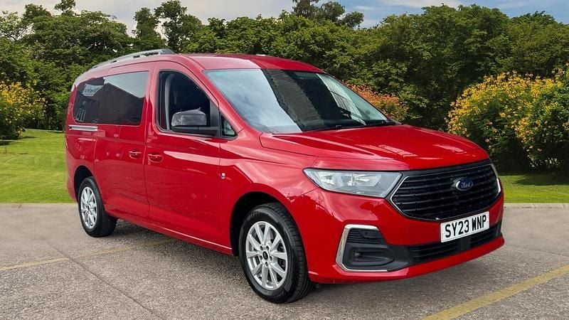 Used 2023 Ford Tourneo Titanium Estate | £18,900 (Good price) - Image 1/3