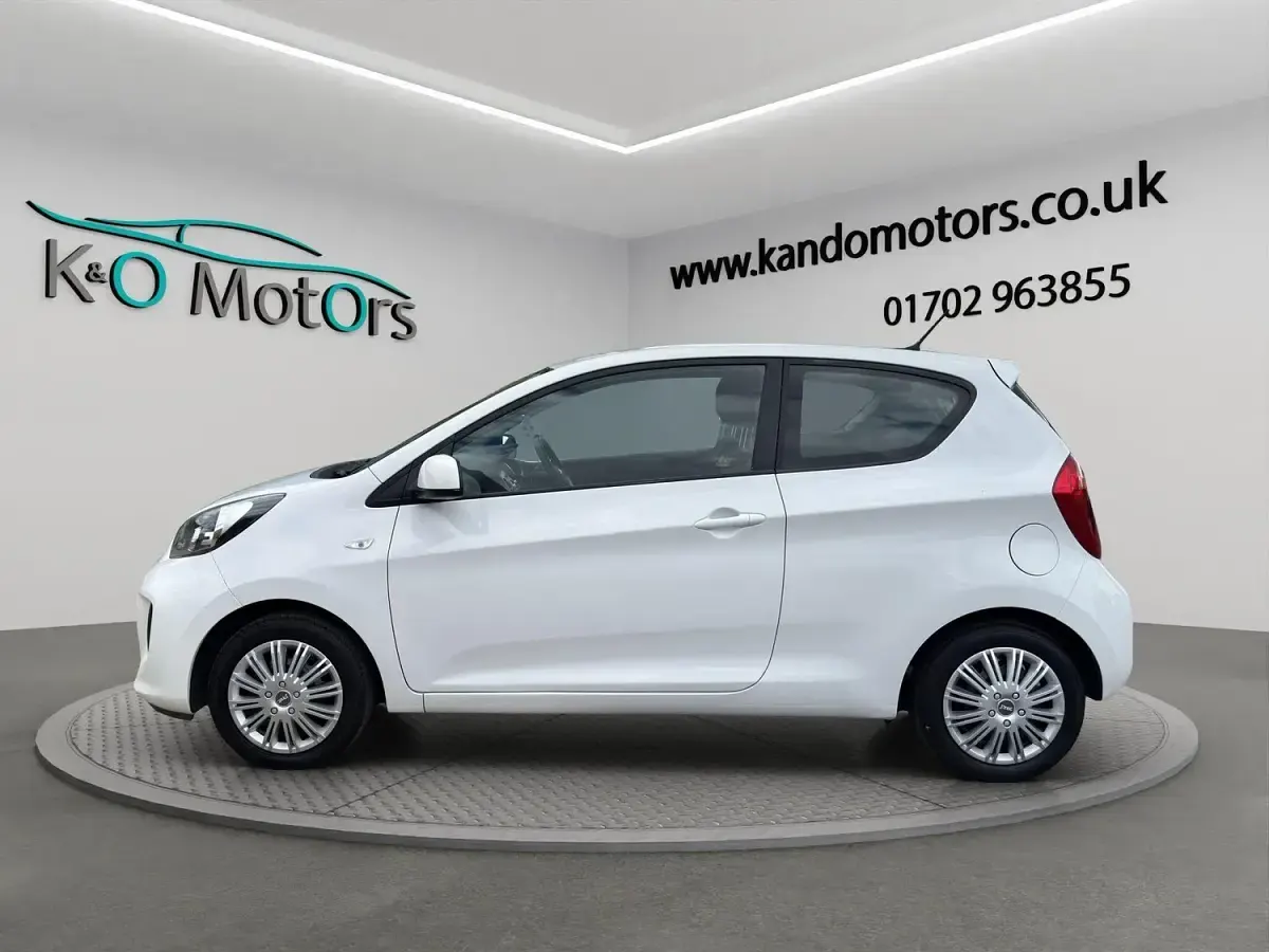 Used Kia Picanto 66 HP (48 kW) 2016 White Hatchback