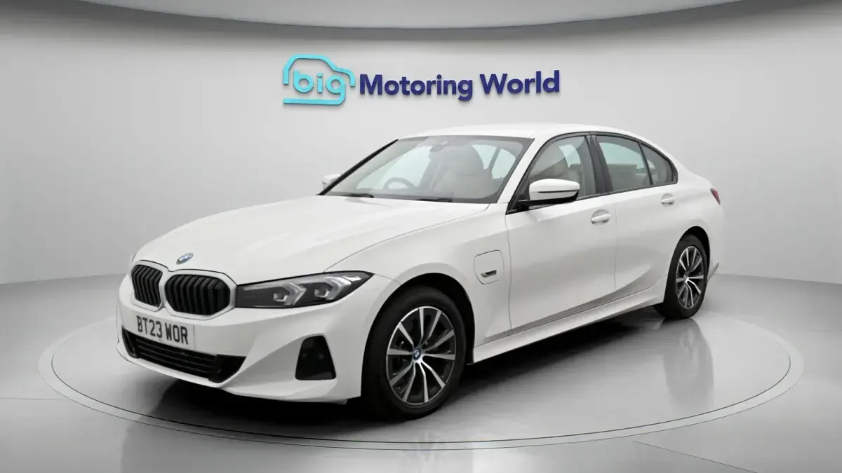 Used BMW 330 Sport Line 288 HP (211 kW) 2023 Sedan