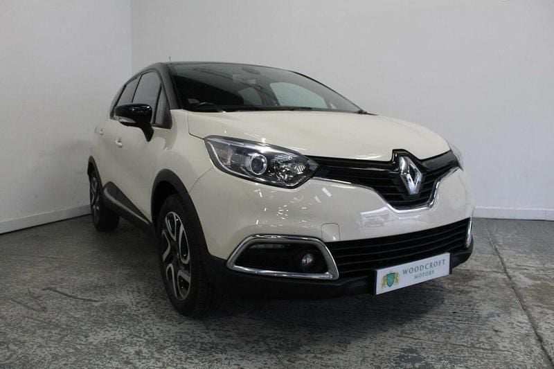 White Used 2015 Renault Captur Dynamique SUV | £5,495 (Good price) - Image 1/4