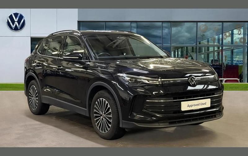 Used VW Tiguan Life 147 HP (108 kW) 2024 Black SUV