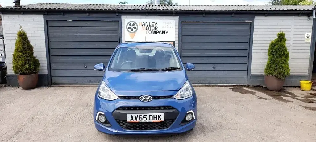 Used Hyundai i10 Premium SE 87 HP (63 kW) 2015 Blue Hatchback