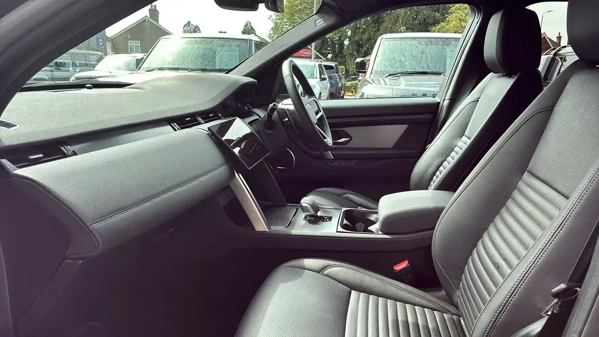 Used Land Rover Discovery Sport SE Dynamic 2026 Silver SUV