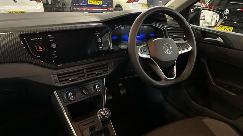 New VW Polo Match 95 HP (69 kW) 2025 5w5w