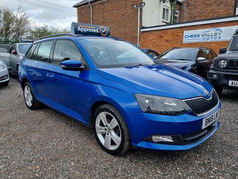 Used Skoda Fabia SE L 90 HP (66 kW) 2016 Blue Estate