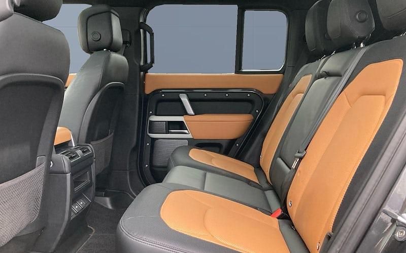 Used Land Rover Defender HSE Dynamic 300 HP (220 kW) 2024 SUV