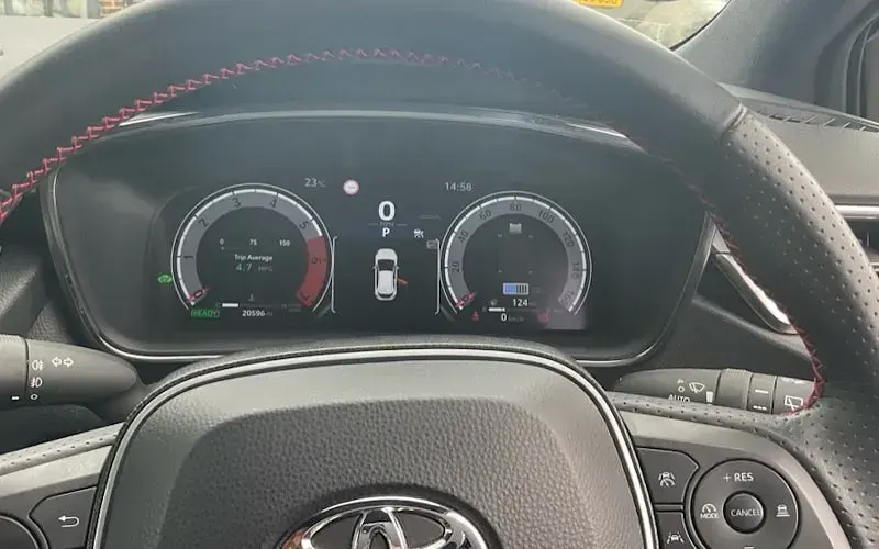 Used Toyota Corolla Sport 140 HP (102 kW) 2023 White Hatchback