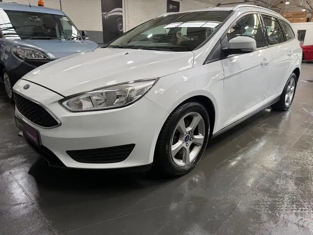 Used Ford Focus Style 120 HP (88 kW) 2016 White Estate