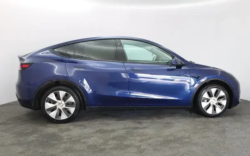 Używany Tesla Model Y Long Range AWD 286 kW (389 KM) 2025 SUV
