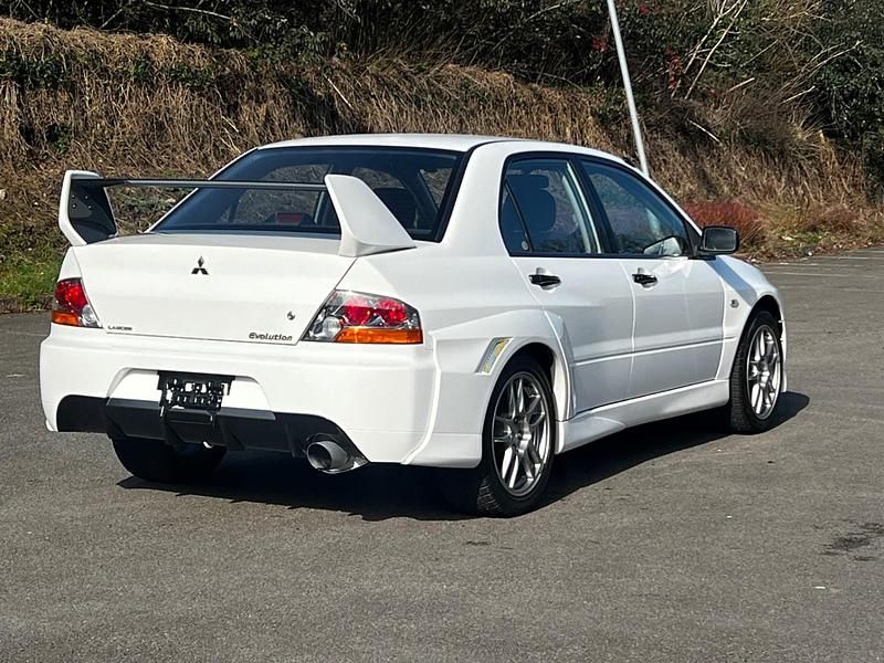 Used Mitsubishi Lancer Evolution 2003 White Sedan