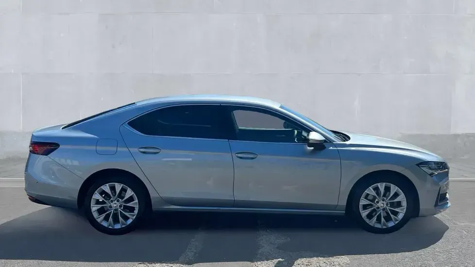 Used Skoda Superb SE L 150 HP (110 kW) 2025 Pebble silver metallic Hatchback
