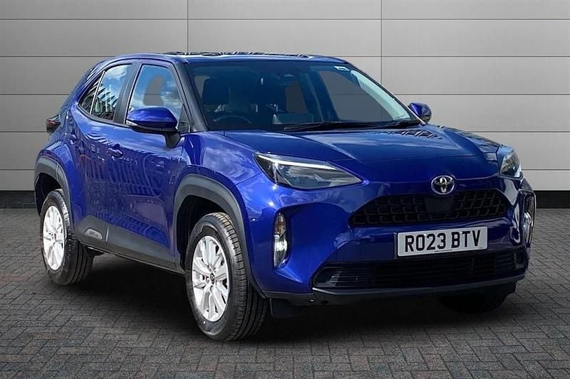 Galactic blue Used 2023 Toyota Yaris Cross SUV | £19,650 (Fair price) - Image 1/3