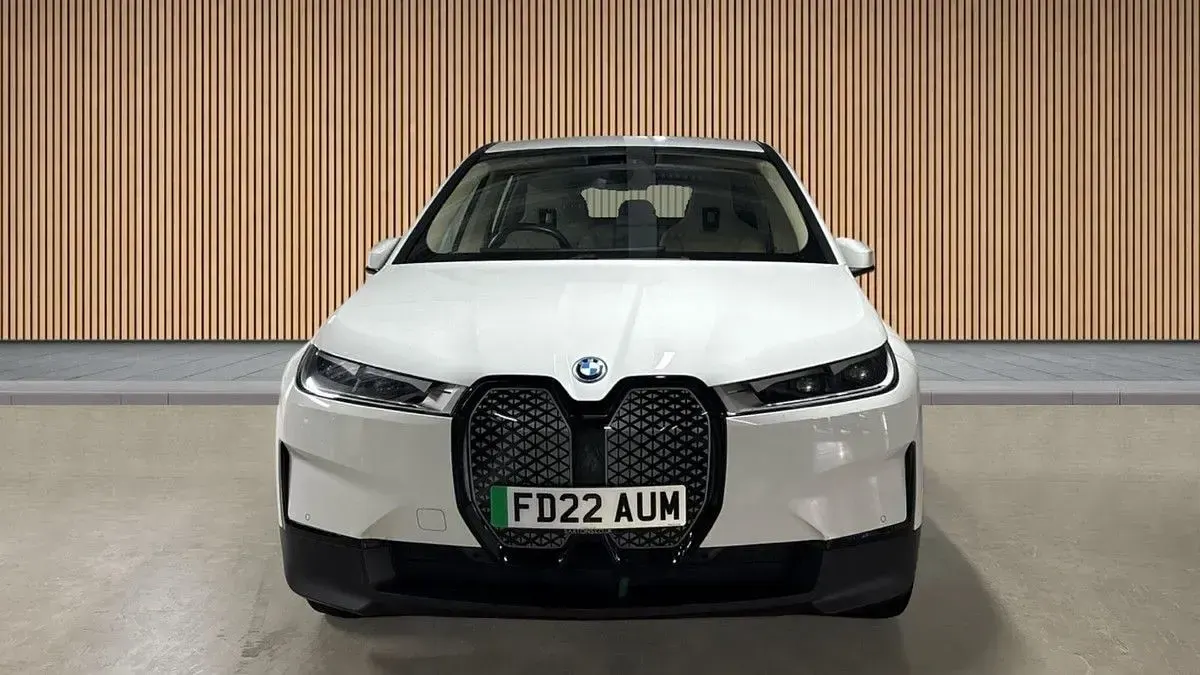 Used BMW iX Sport Line 239 kW (326 HP) 2022 White SUV