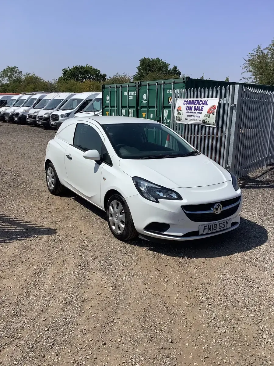 Used Vauxhall Corsa 95 HP (69 kW) 2018 White Hatchback
