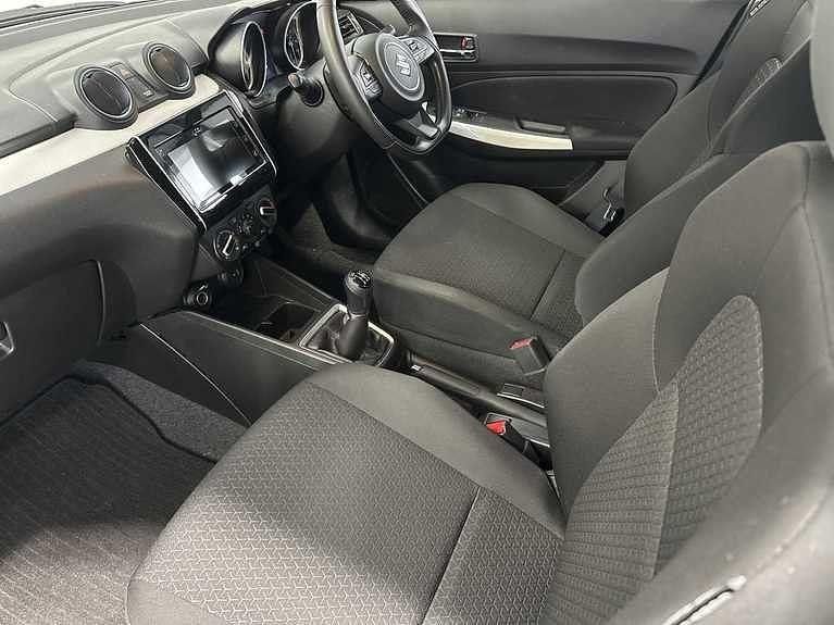 Used Suzuki Swift SZ-L 83 HP (61 kW) 2022 Premium silver metallic Hatchback