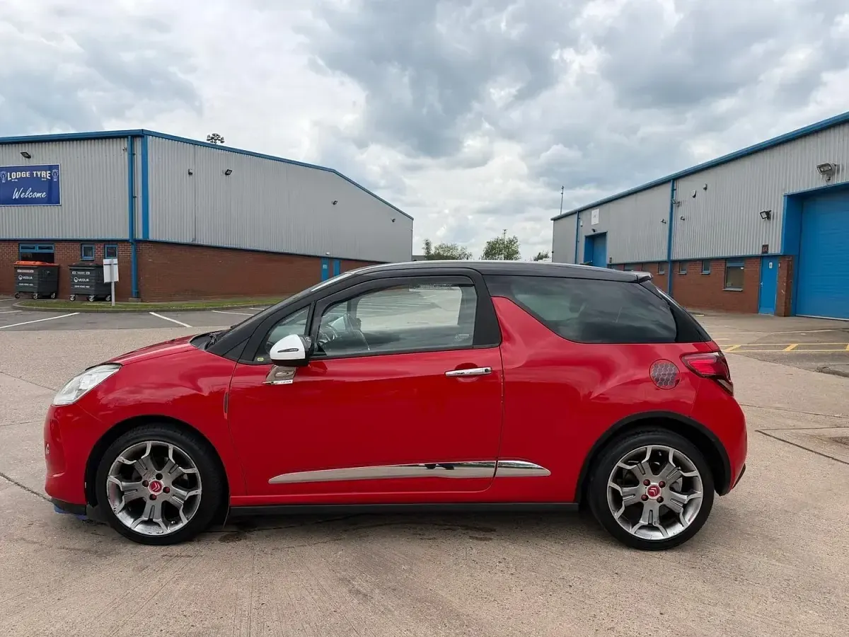 Used Citroën DS3 2011 Red Hatchback