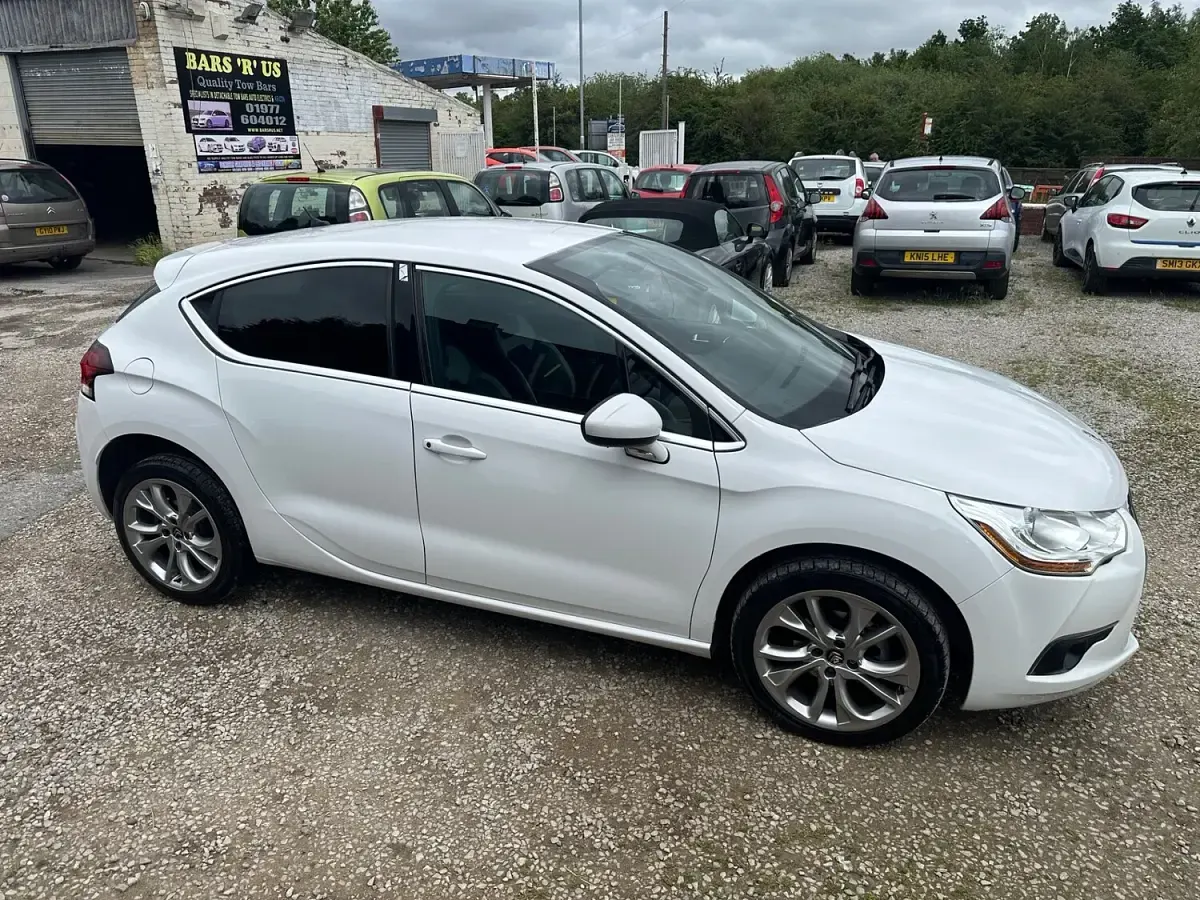 Used Citroën DS4 115 HP (84 kW) 2015 White Hatchback