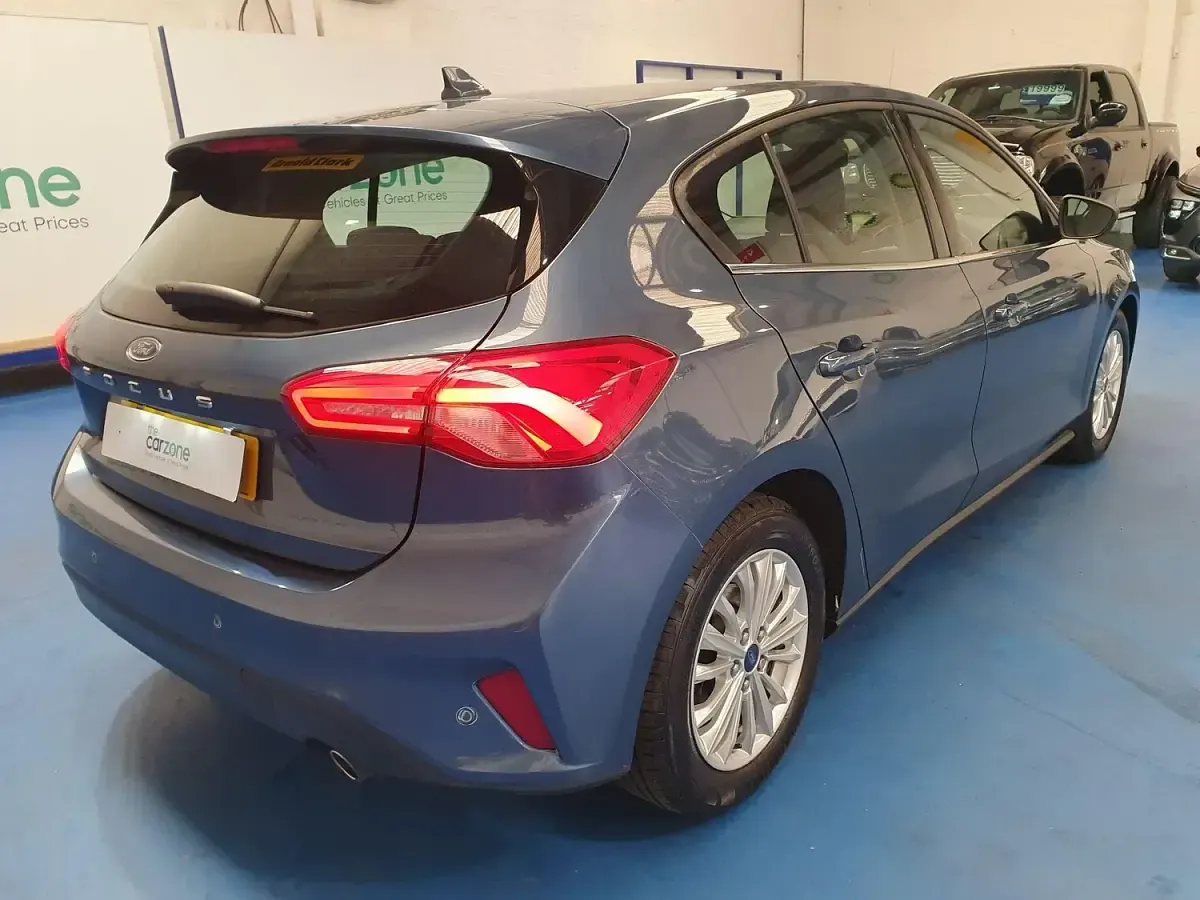 Used Ford Focus Titanium 125 HP (91 kW) 2020 Blue Hatchback