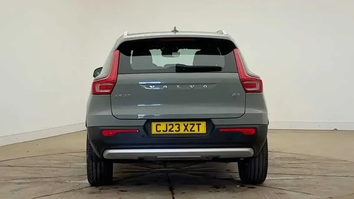 Used Volvo XC40 Core 161 HP (118 kW) 2024 SUV