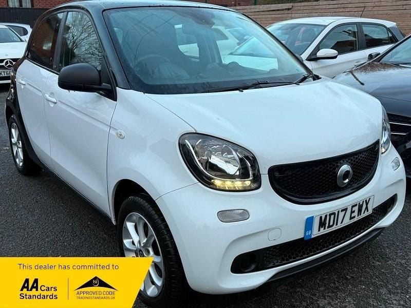 White Used 2017 Smart ForFour Passion Premium Hatchback | £4,699 (Good price) - Image 1/4