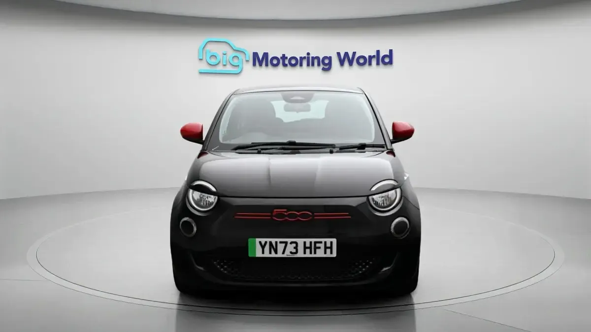 Second-hand Fiat 500e Red 69 kW (94 CP) 2024 Hatchback