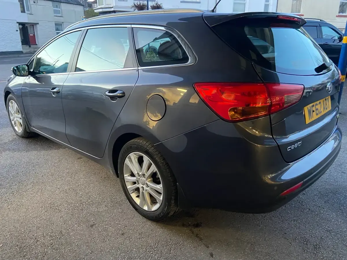 Used Kia Ceed 2012 Silver Hatchback