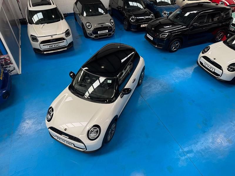 Used Mini Cooper Classic 2024 White Hatchback