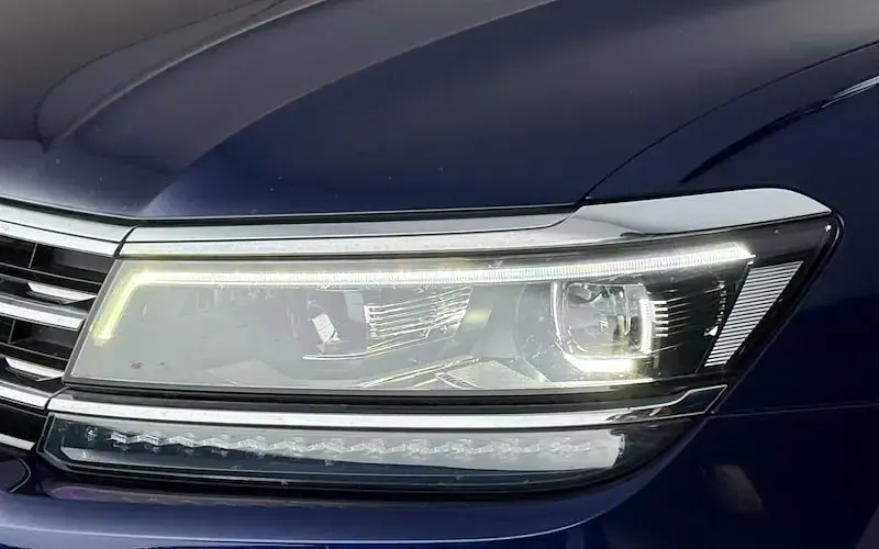 Used VW Tiguan SEL 190 HP (139 kW) 2020 Blue SUV