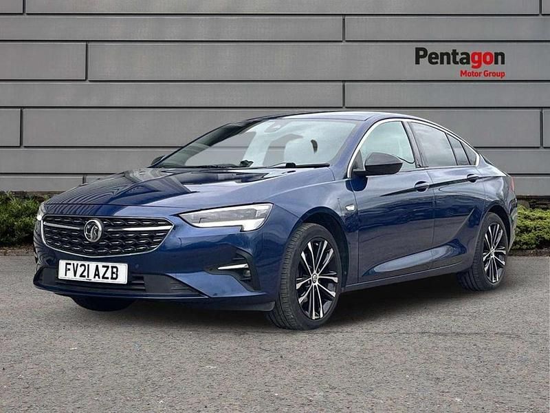 Used Vauxhall Insignia Ultimate 122 HP (89 kW) 2021 Blue Hatchback