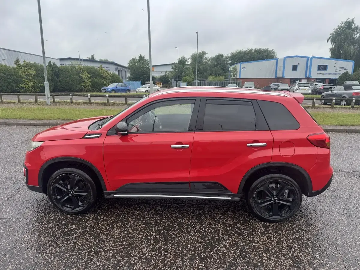 Used Suzuki Vitara 140 HP (102 kW) 2016 Red SUV