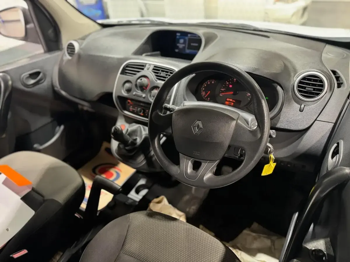 Used Renault Kangoo Business 90 HP (66 kW) 2017 White MPV