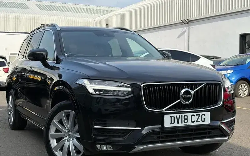 Used Volvo XC90 Momentum 235 HP (172 kW) 2018 SUV