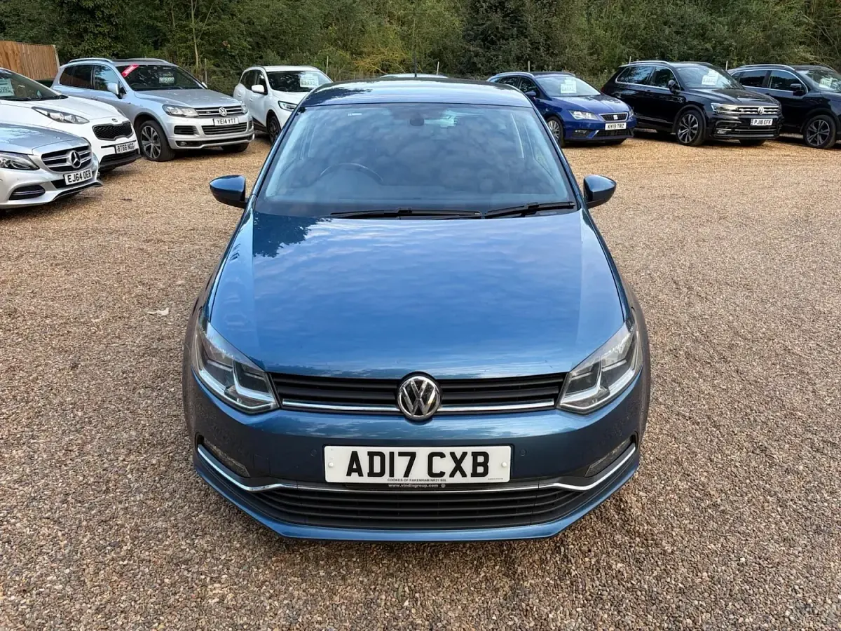 Used VW Polo Edition 90 HP (66 kW) 2017 Blue Hatchback