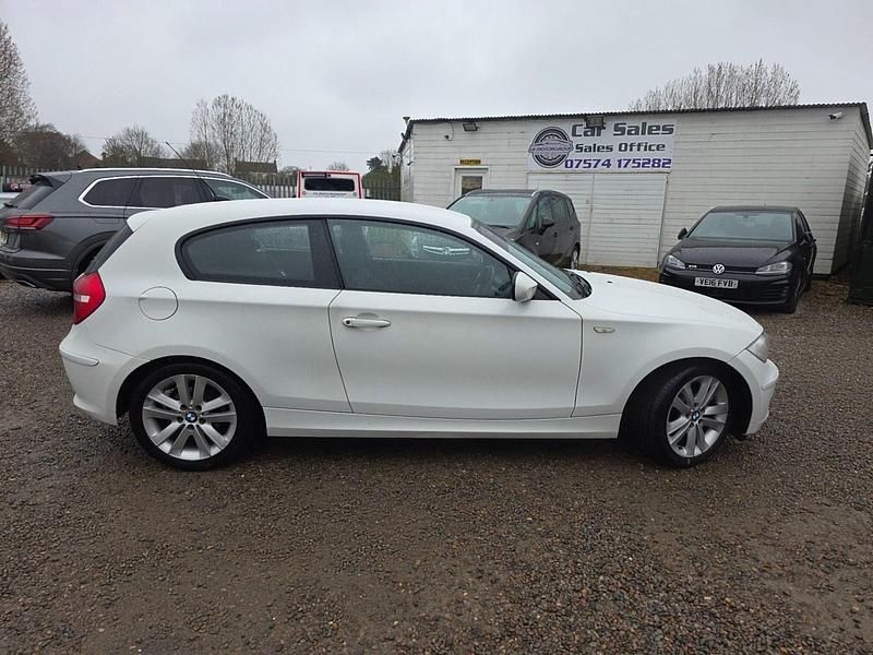 Used BMW 116 Sport Line 2010 White Hatchback