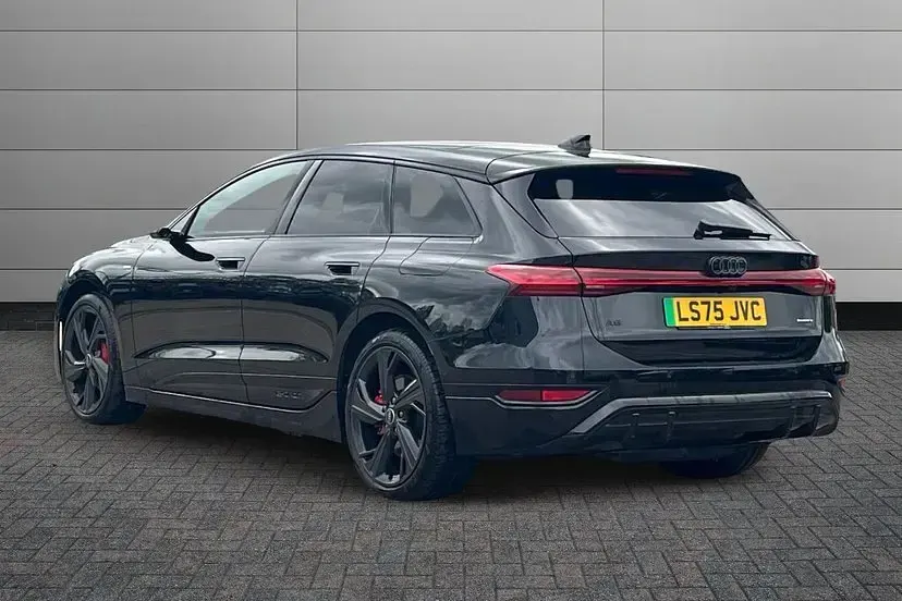 Used Audi A6 e-tron Comfort 314 kW (428 HP) 2025 Mythos black Estate