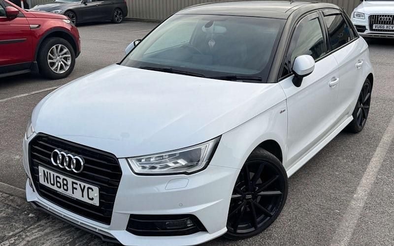 Usado Audi A1 Sportback Black Edition 125 HP (91 kW) 2018 Citadino