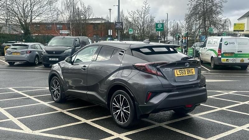 Used Toyota C-HR 120 HP (88 kW) 2019 Blue SUV
