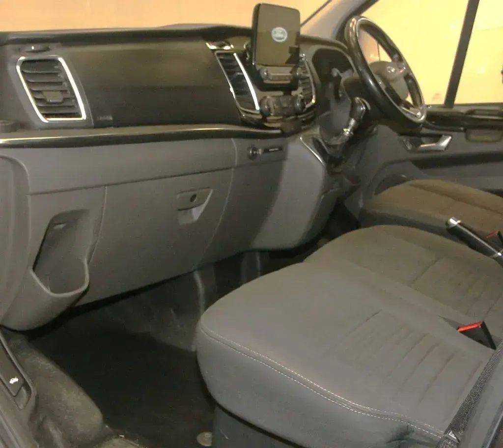 Used Ford Tourneo Titanium 130 HP (95 kW) 2019 Grey MPV