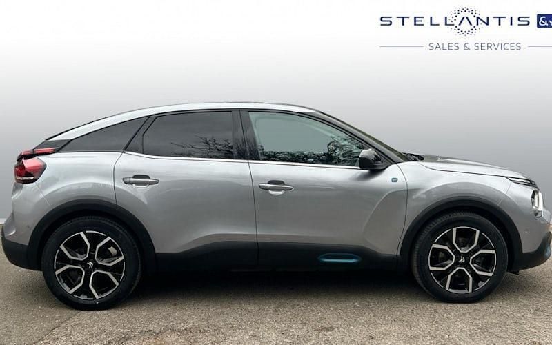 Used Citroën e-C4 Shine 100 kW (136 HP) 2023 Red Hatchback