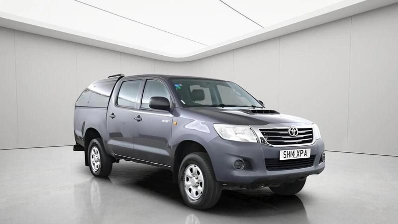 Used Toyota HiLux Active 144 HP (105 kW) 2014 Grey Pickup