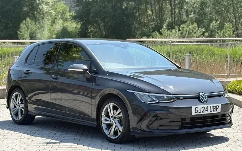 Used VW Golf VIII R-line 131 HP (96 kW) 2024 Hatchback