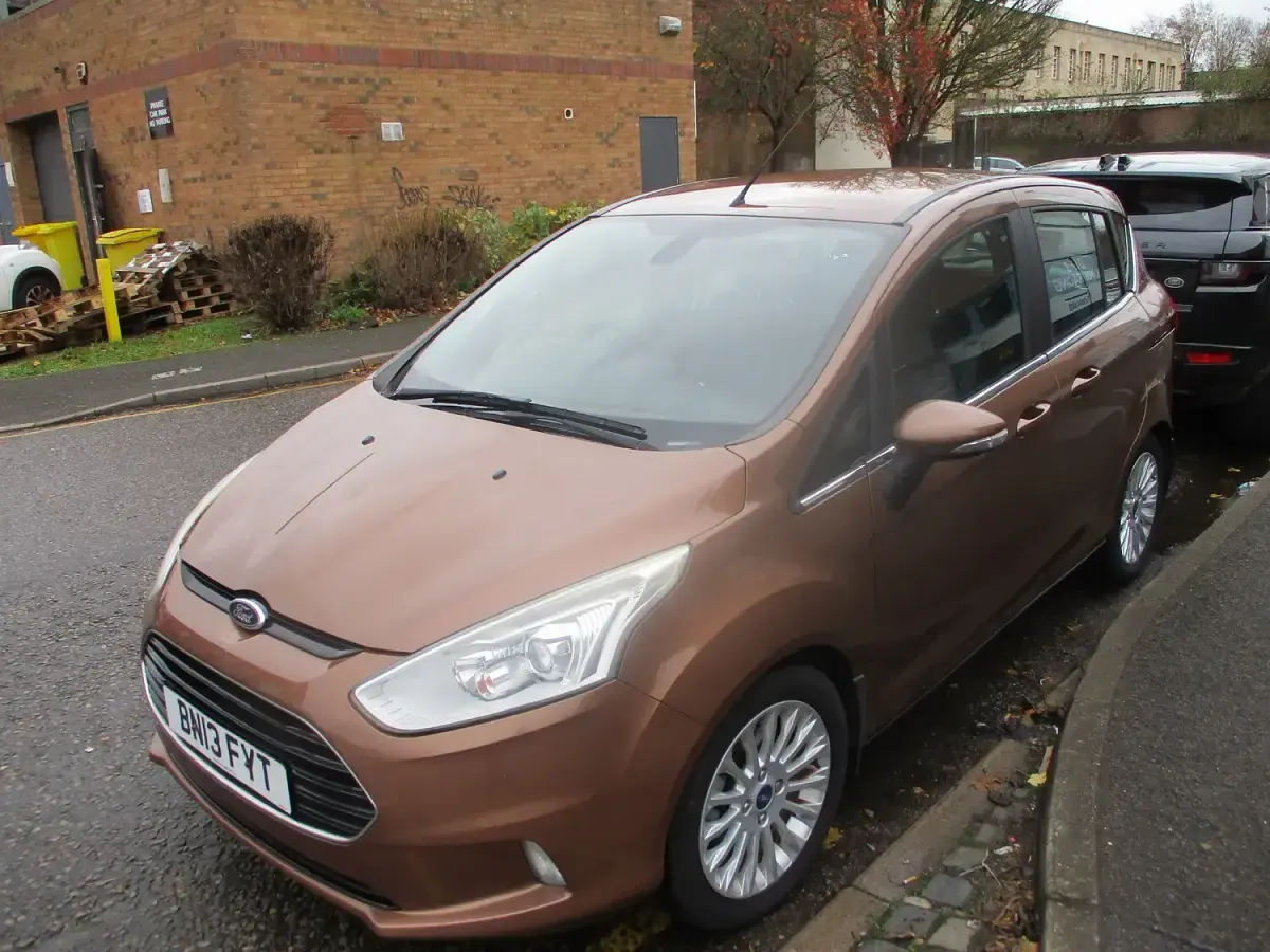 Used Ford B-MAX Titanium 100 HP (73 kW) 2013 Gold MPV