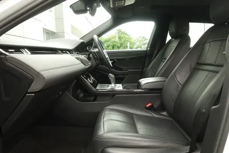 Used Land Rover Range Rover evoque SE Dynamic 2023 White SUV
