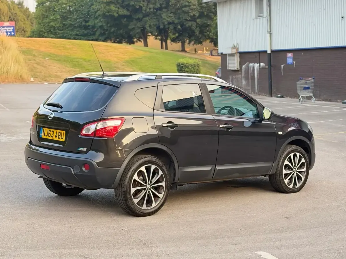 Used Nissan Qashqai Tekna 130 HP (95 kW) 2013 Black SUV