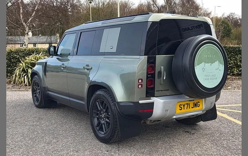 Używany Land Rover Defender HSE 245 KM (180 kW) 2022 Zielony SUV