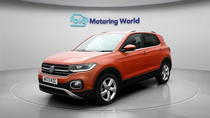 Used VW T-Cross SEL 110 HP (80 kW) 2023 Orange SUV